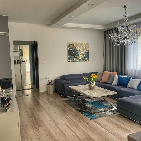 Апартаменты Modern 2 Bed House Near Bratislava With Parking Rovinka Экстерьер фото